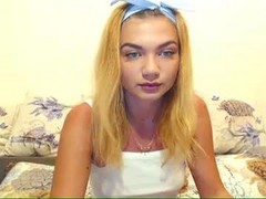 Barbie blond