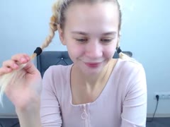 Mmm hollycute