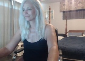 Sexyblondewife