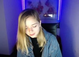 Blonde_andcute