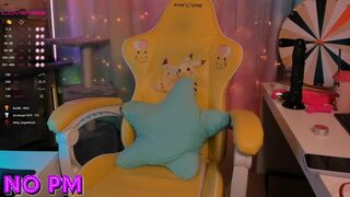 Biscuitty cute girl vibrates herself to orgasm (aug 25 2021)