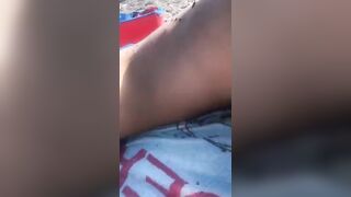 Sakura6 boyfriend helps his girlfriend masturbate hairy vagina on the beach 2019-07-23
