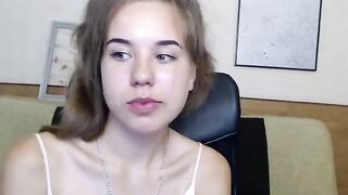 Smillingjen young beauty masturbates pussy through panties 2019-07-27