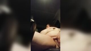 Bbwmilf19 fat lady gladly jerks off the vagina in the car 2019-08-10