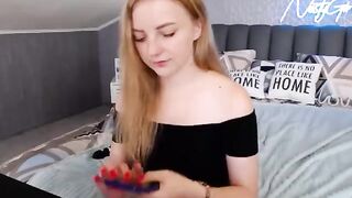 Nestygirl blondie shows her juicy round tits 2019-08-11