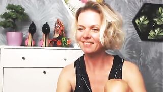 Xsexycarla well-groomed milf demonstrates her slim legs for her admirers 2019-08-15