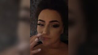 Alinalou beauty drives a vibrator between her juicy boobs 2019-09-06