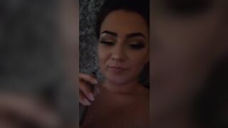 Alinalou beauty drives a vibrator between her juicy boobs 2019-09-06
