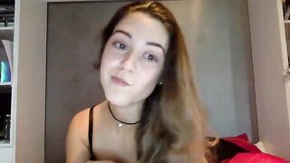 Itsmadisonx dark-haired lady takes off her clothes and teases with her body 2020-03-25