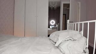 Lolita_nabokova skinny Europe babe inserters a toy in her pussy in alive chat 2020-11-18
