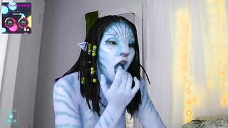 Pepperxminthe young wild chick in an Avatar costume masturbates her unshaven pussy 2020-12-08 23:15