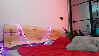 Marycox_ playful lady bangs her pudenda with a realistic dildo 2020-12-21