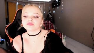 Sexyalice1997 curvy blonde spreads her legs on the chair and fingering pussy 2020-01-16