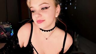 Sexyalice1997 curvy blonde spreads her legs on the chair and fingering pussy 2020-01-16
