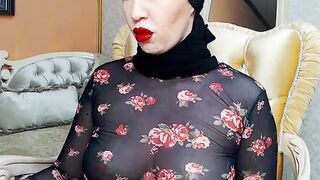 Selmaazmani1 muslim woman shakes her big juicy tits through a see-through t-shirt 2020-01-30