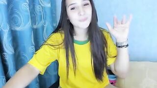 Sweetylaurie young soccer fan leaves underwear and twirls her ass 2020-02-02