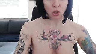 Sexmaschine7 inked milf drills her pudenda with a black dildo 2020-02-20