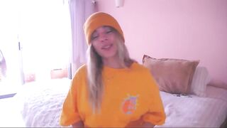 Kendalltyler young blonde in yellow t-shirt makes a bit dancing shows her parts 2019-06-13 21:01