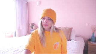 Kendalltyler young blonde in yellow t-shirt makes a bit dancing shows her parts 2019-06-13 21:01