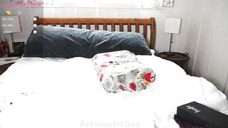 Artemisfit warrior princess passionately masturbates her hairy vagina 20:18 2020-04-04