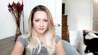 Texasthicc sweet blonde in sunglasses enthusiastically rubs her horny cunt and moans with pleasure 2020-09-01 20:19