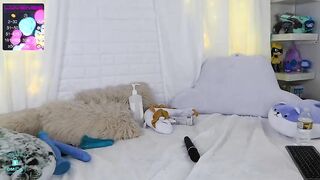 Pepperxminthe hot chick avatar inserts blue rubber cock into her vagina 2:30 2020-12-08