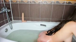 Shy_t33nager long-haired brunette in a warm bath spreads her legs for a pussy masturbation 2020-12-21 14:37