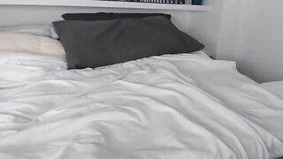 Sarah n1 sexy young lady armed with a big vibrator to jerk off her horny hole 2020-03-09 20:00