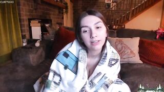 Daydreamur gurl amateur brunette gently fingers her shaved pussy 2020-03-26