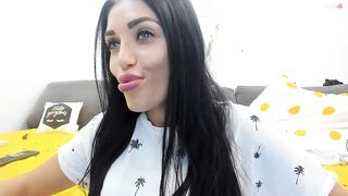 Sas4a brunette in a t-shirt masturbates her pussy with a sex toy through her panties 2020-07-30 12:15