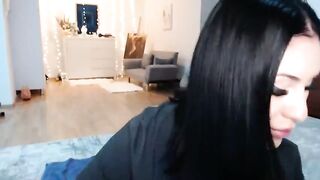 Niki_bella sexy brunette with big tits in a t-shirt really likes to masturbate her pussy with a vibrator close-up 2020-12-14 00:24