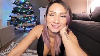 Soffiecruz Latina with pink hair jerks off her pussy and slowly bares her breasts 13:14 2020-12-14