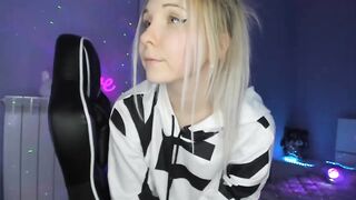 Xxxhoneyxx cute chick in a hoodie spanks her ass while masturbating pussy on a chair 2020-12-15 18:18