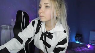 Xxxhoneyxx cute chick in a hoodie spanks her ass while masturbating pussy on a chair 2020-12-15 18:18