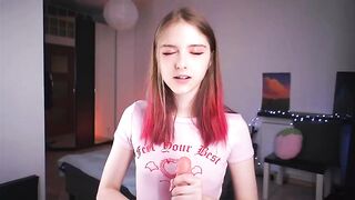 Pixie_pie young beauty swallows a thick rubber penis 2021-03-11