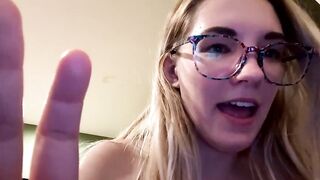 Mariah95 Blonde teen sucks a dildo and shows her pussy in close up 2021-05-03 12:11