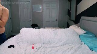 Kb3301 busty blonde milf inserts a sex toy into her vagina on the bed 2021-02-05