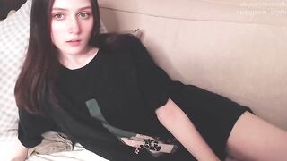 Justyourwaifu young babe picks up a t-shirt and shows her naked body 2021-01-12