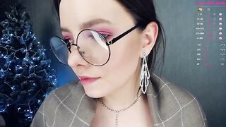 Sonya_blade9 girl in glasses masturbates hairy vagina through panties with oil 2021-01-02