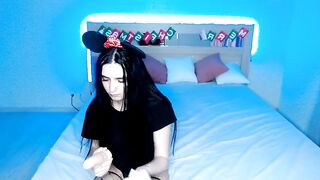 Miyasweet teen beauty in black stockings having fun on the bed2021-01-09
