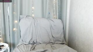 Aumi_chen skinny asian loves to masturbate pussy with fingers while standing 2021-02-11