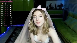 Cantstop_cute blonde takes off her blouse and holds her round tits 2021-04-06