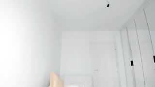 Karah_mel brunette rips off her sexy lingerie and passionately jerks off her vagina 2021-03-29