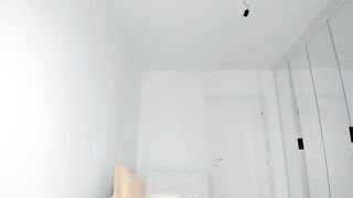 Karah_mel brunette rips off her sexy lingerie and passionately jerks off her vagina 2021-03-29