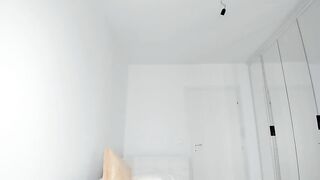 Karah_mel brunette rips off her sexy lingerie and passionately jerks off her vagina 2021-03-29