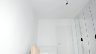 Karah_mel brunette rips off her sexy lingerie and passionately jerks off her vagina 2021-03-29