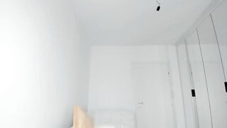 Karah_mel brunette rips off her sexy lingerie and passionately jerks off her vagina 2021-03-29