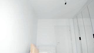Karah_mel brunette rips off her sexy lingerie and passionately jerks off her vagina 2021-03-29