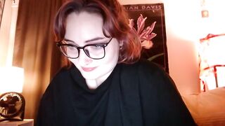 Kittycatmeow118 girl in glasses raises her legs up and passionately masturbates 2021-03-14