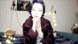 Skymari short-haired girl shows off her juicy tits 2021-02-08